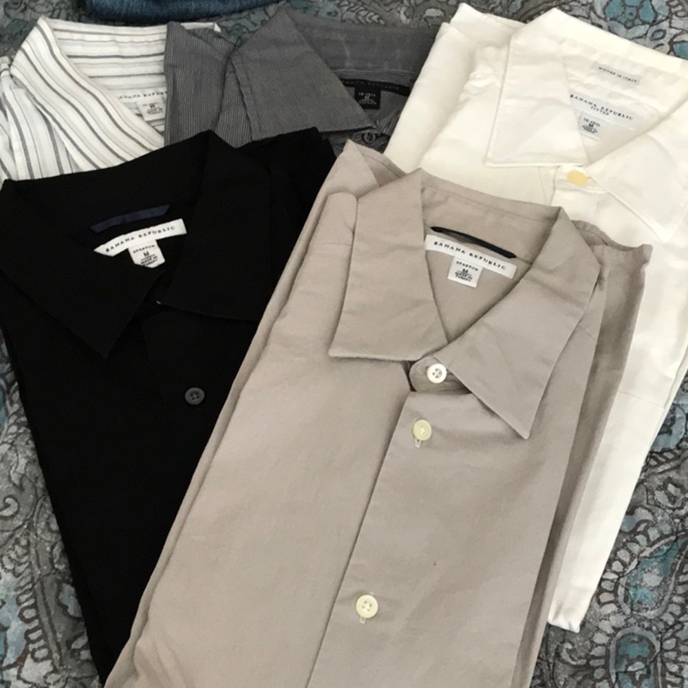 5 Banana Republic  L/S Button Down Shirt. Size M